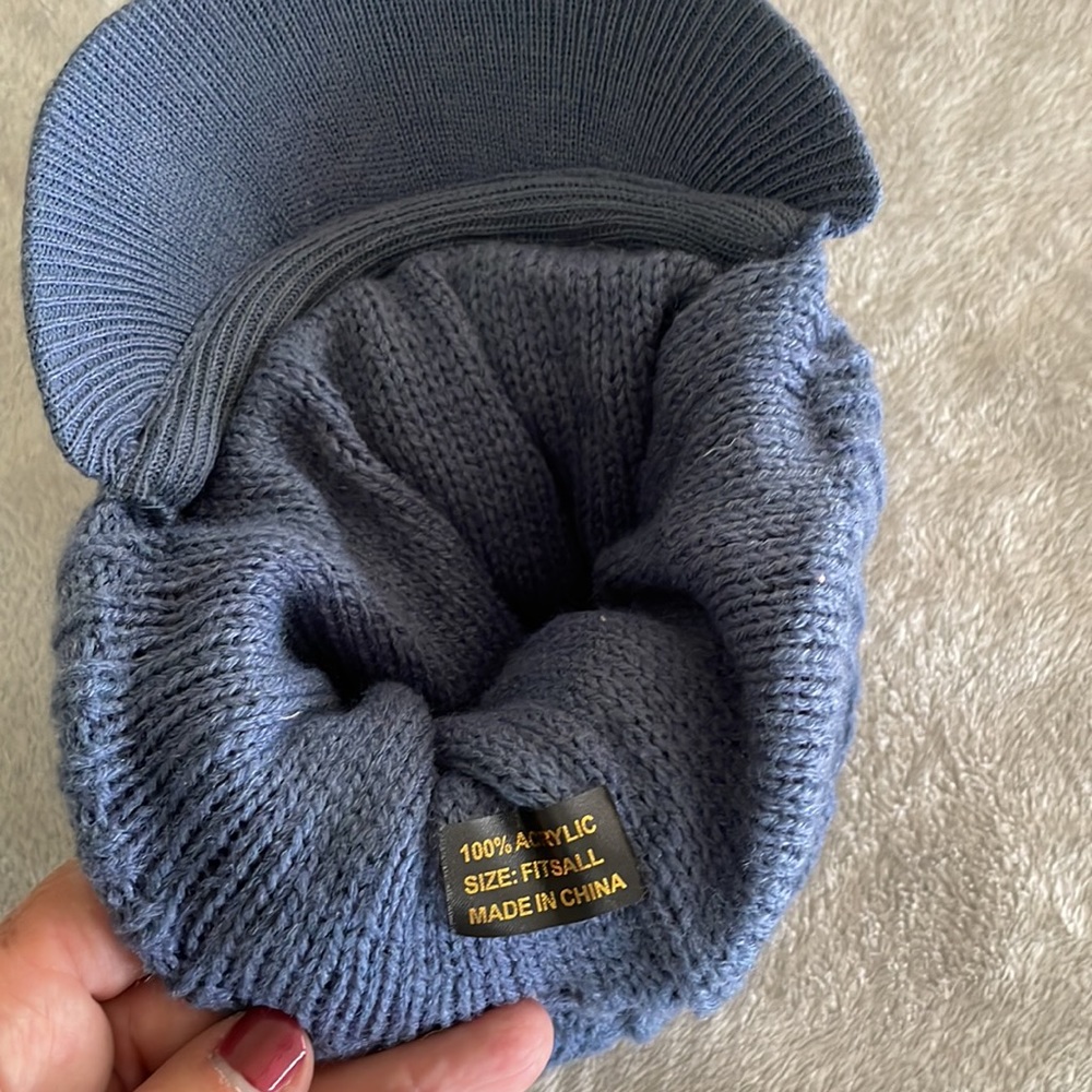 Bundle winter knit/wool hats - Picture 3 of 7